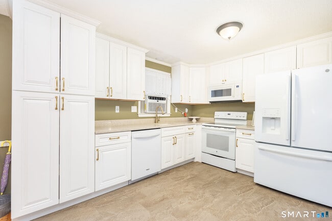 Building Photo - 164 Tanglewood Dr