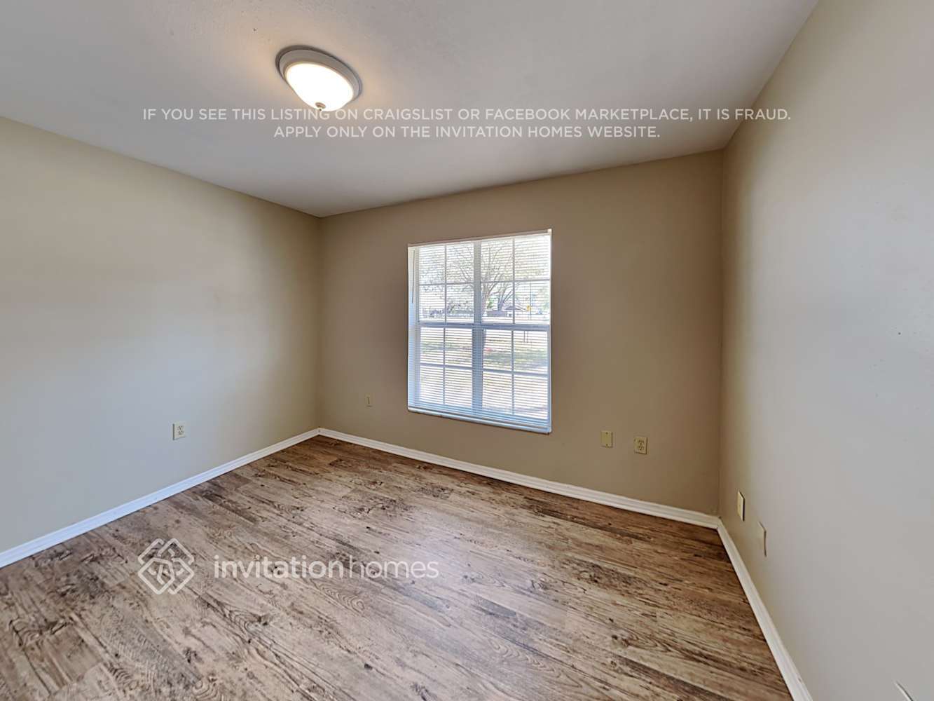 Building Photo - 5850 Lake Grove Dr