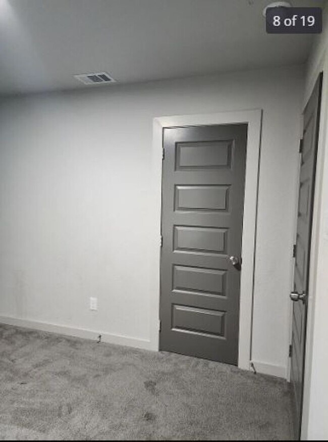 Building Photo - 4740 Fellows Ln