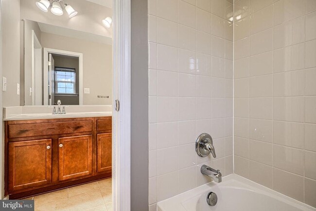 Building Photo - 601 Long Wall Dr