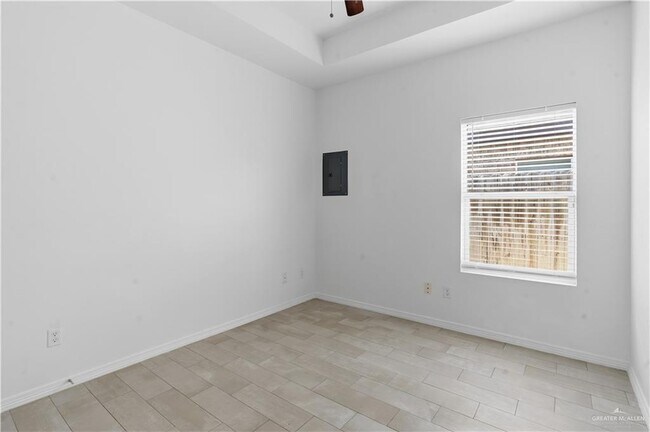 Building Photo - 12 Valeria St