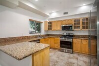 Building Photo - 10808 Kling St