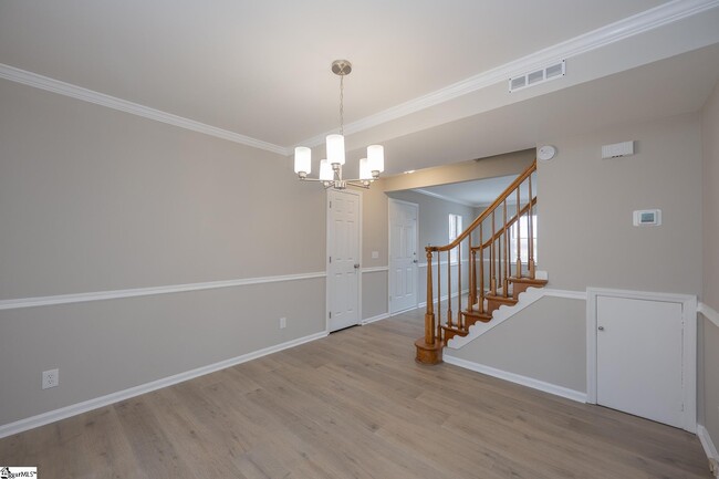 Building Photo - 97 Jamestowne Way