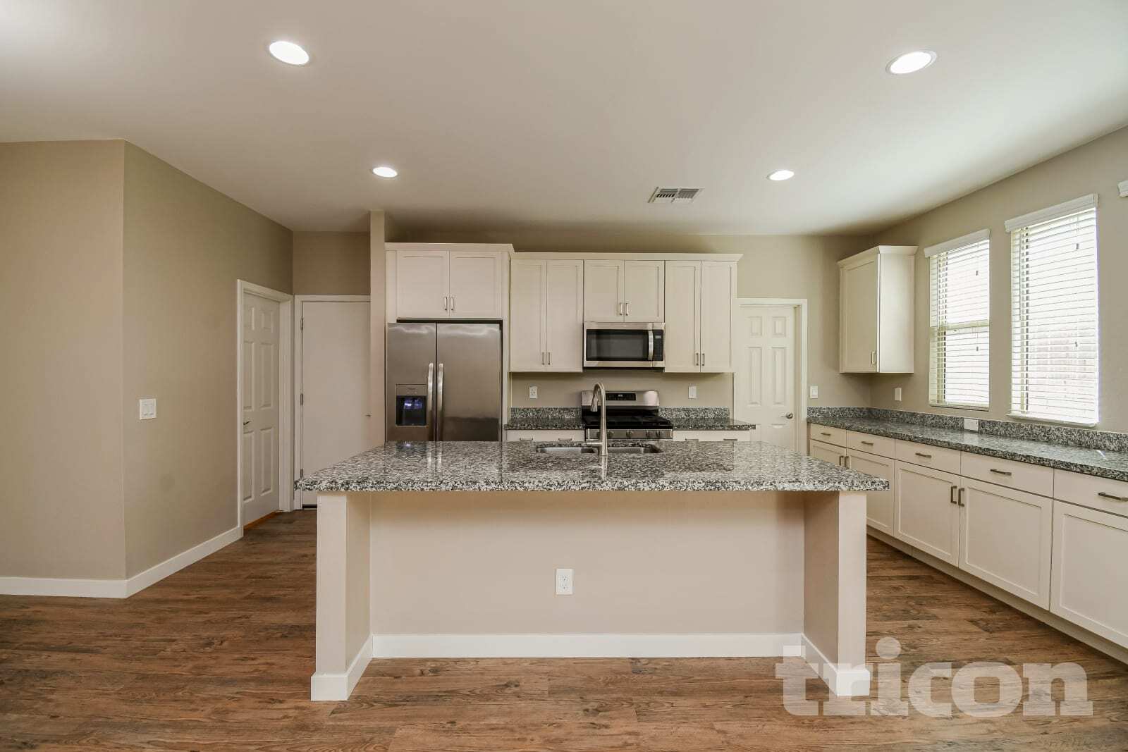 Building Photo - 4757 S Mole