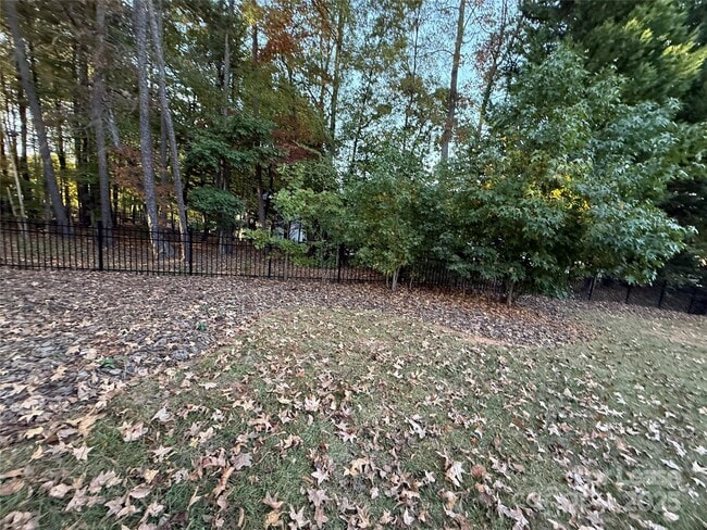 Building Photo - 8811 Singleton Ct