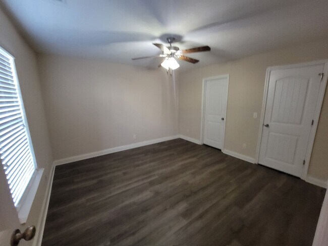 Building Photo - Lakeview Commons - Columbia County