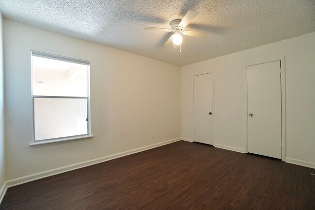 Building Photo - 2906 Sweeney Ln
