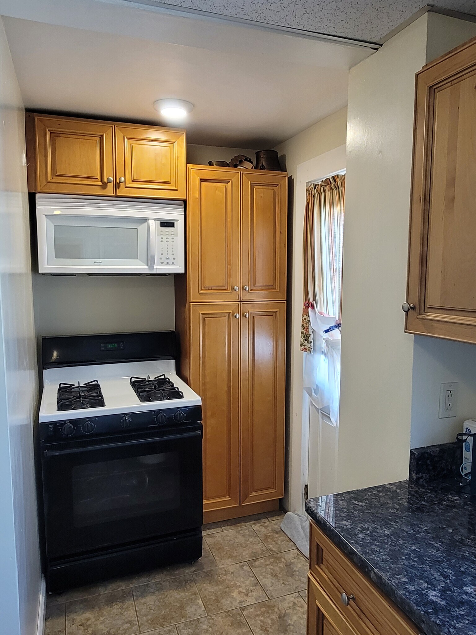 Building Photo - 94 Gill St