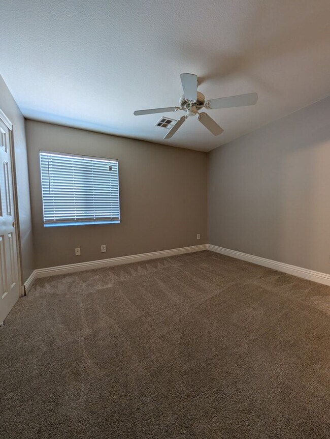 Building Photo - 2-STORY TOWNHOUSE FOR RENT IN ALIANTE NORT...