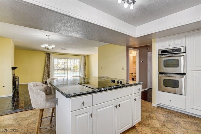 Building Photo - 8344 Snowmass Dr