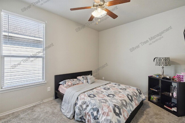Building Photo - 1416 Elkford Ln