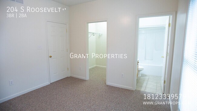 Building Photo - 204 S Roosevelt St