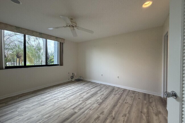 Building Photo - 4266 Deste Ct
