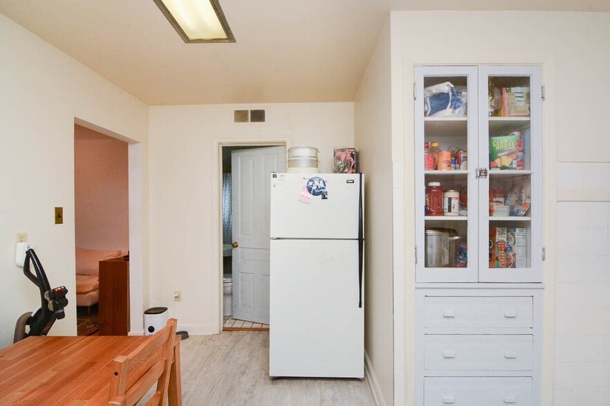 Building Photo - 2129 N Mozart St