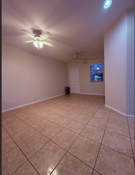 Building Photo - 10280 SW Stephanie Way