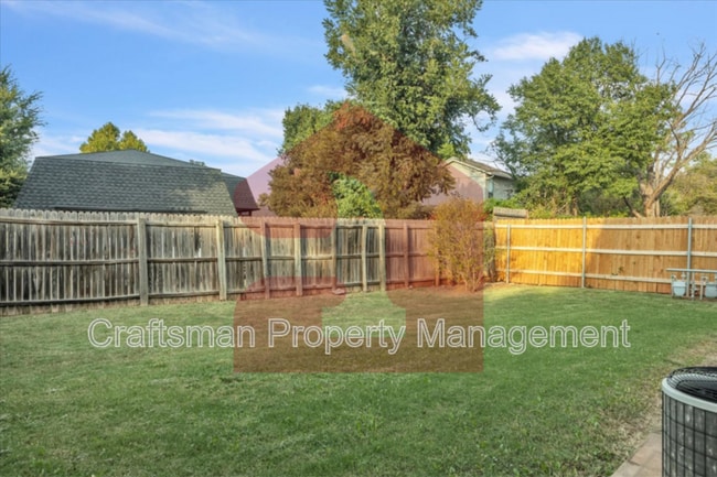 Building Photo - 13128 Green Valley Dr