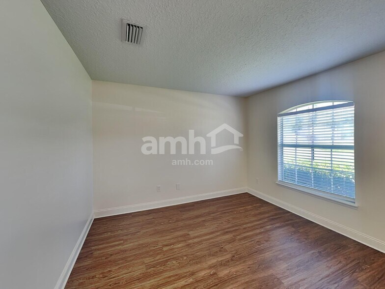 Building Photo - 502 Chinkapin Ct