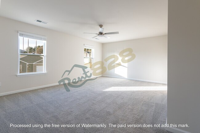 Building Photo - 96 Farmwood Ln