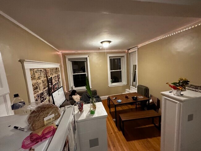 Building Photo - 54 Egmont St