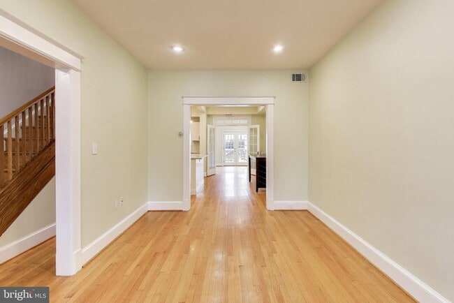 Building Photo - 628 Madison St NW