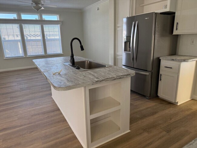 Building Photo - 1635 Voyager Dr