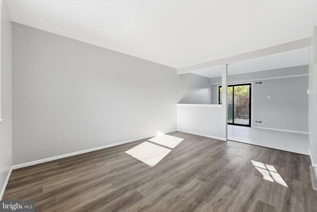 Building Photo - 111 Presidential Dr