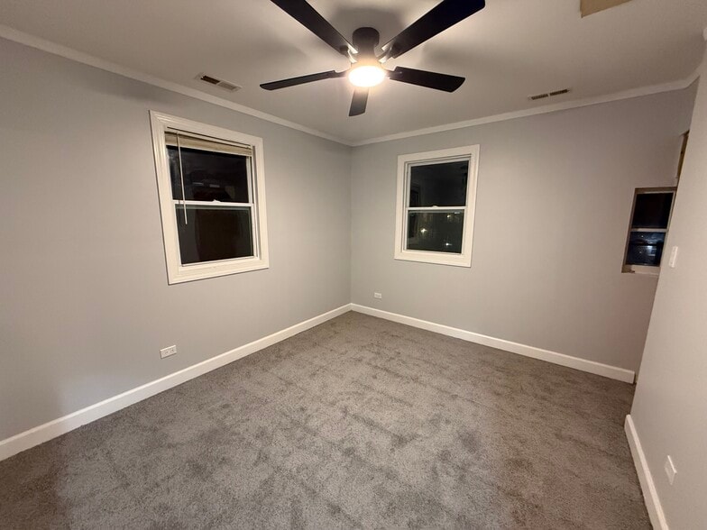 Building Photo - 5351 N Kimball Ave