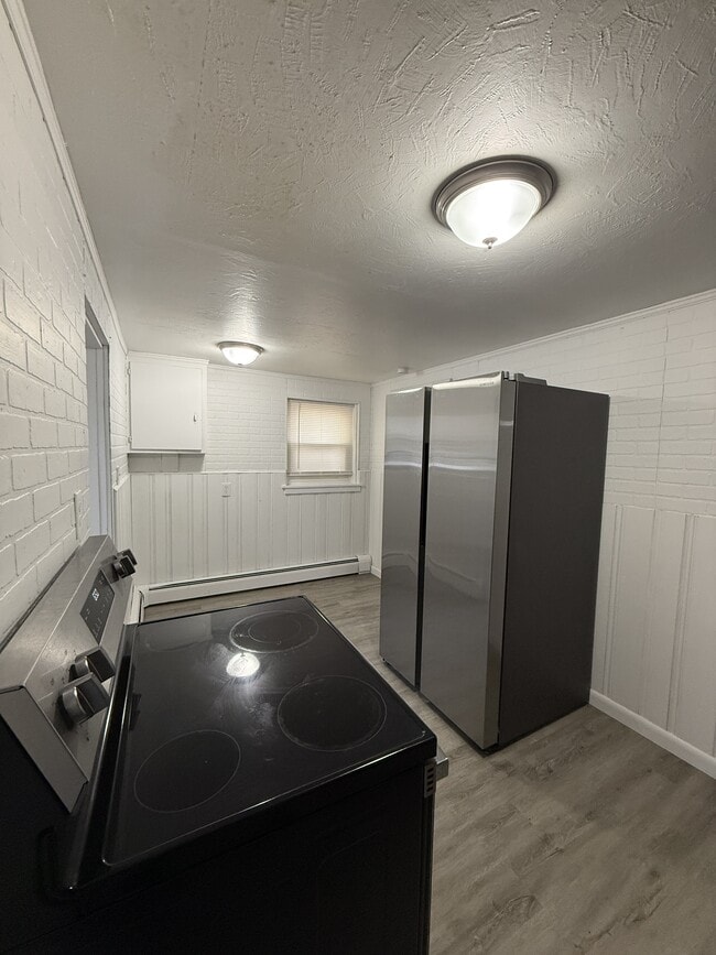 Building Photo - 521 Savoy Ave