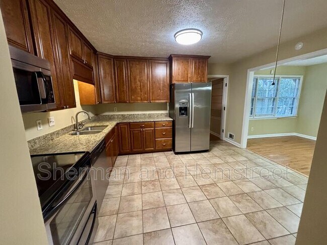 Building Photo - 1113 Highview Ave