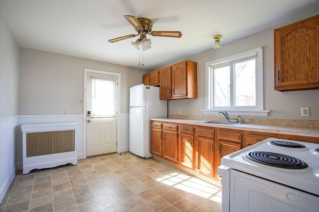 Building Photo - 42R Jefferson St