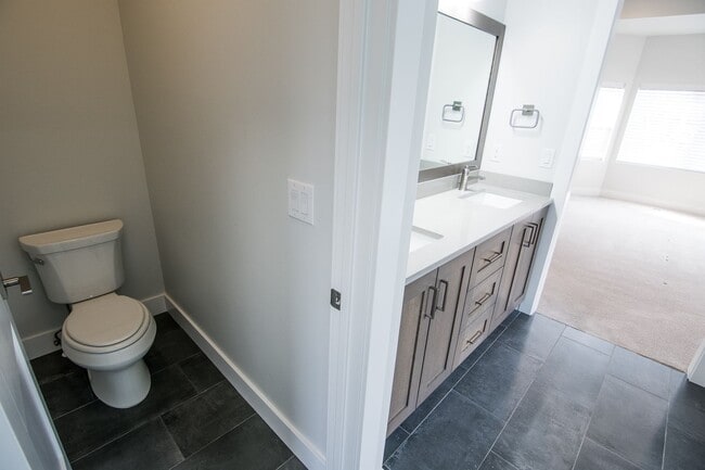 Building Photo - Gorgeous 2-Story Home In a Gated Community!