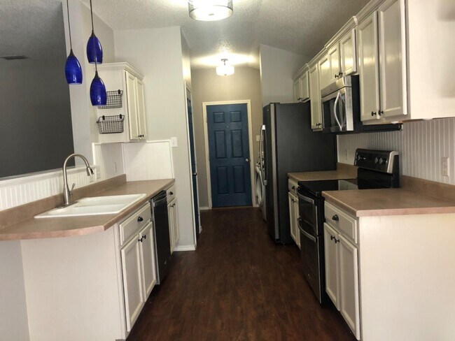 Building Photo - 152 Frankford Ct