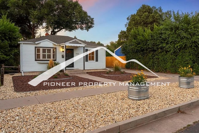 Building Photo - Downtown Charm with Private Yard, Oversized Garage and AC