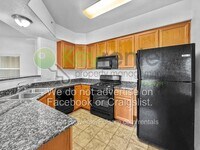 Building Photo - 1300 Moon Cir