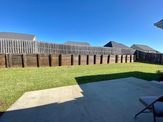 Building Photo - 4858 Somerset Dr