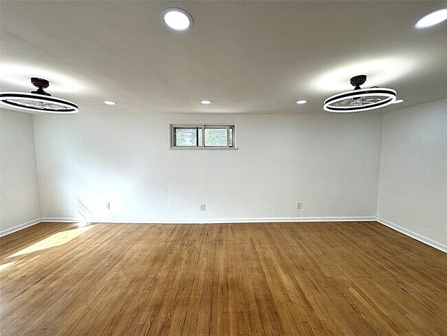 Building Photo - 609 N Nanticoke Ave