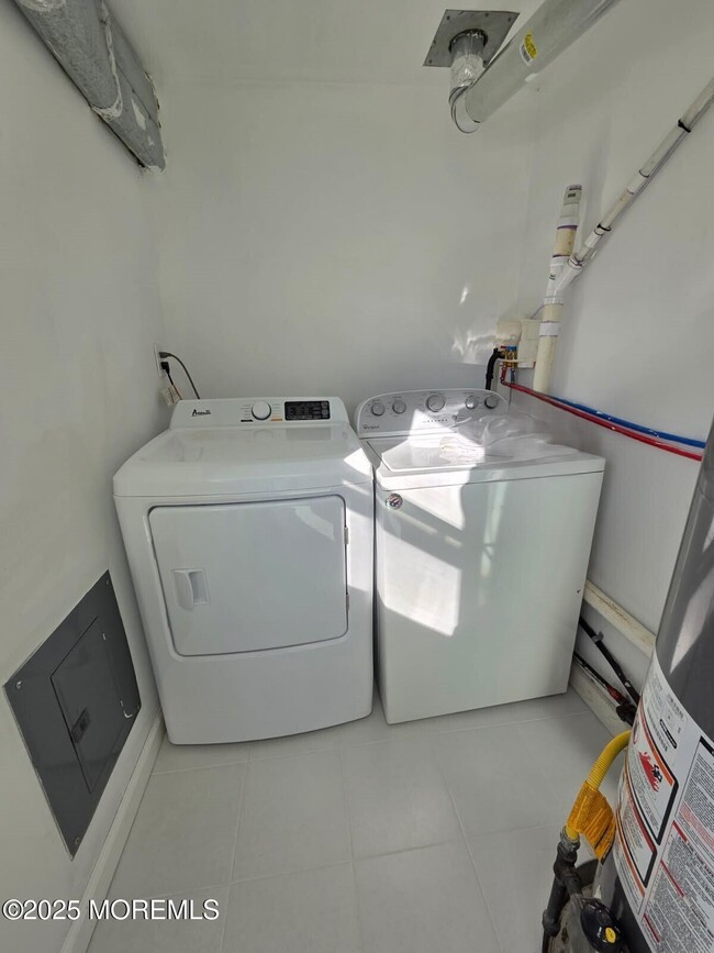 Building Photo - 14 Cottage Pl