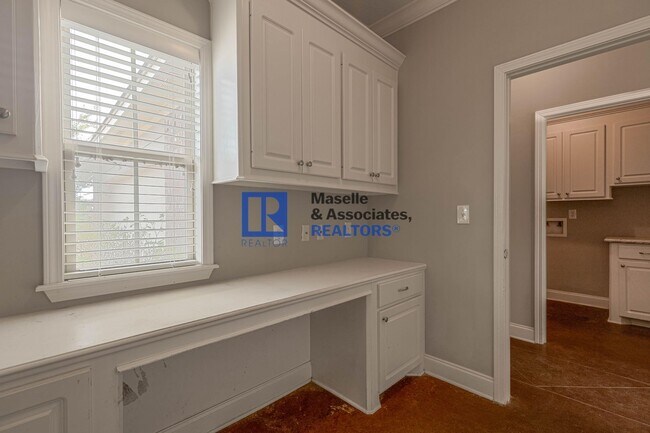 Building Photo - 3 Bed/2 Bath Home in Providence