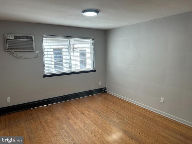 Building Photo - 517 Morgan Ave