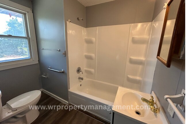 Building Photo - 440-442 5th Street