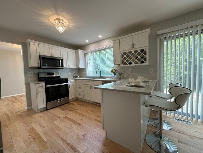 Building Photo - 1469 Braymore Cir W