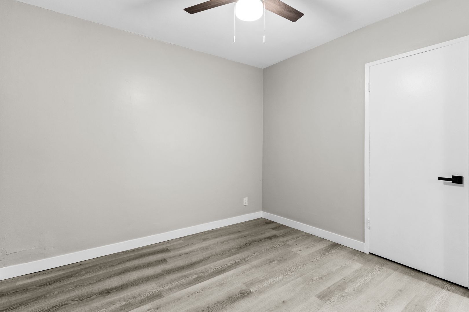 Building Photo - 113 S Lillie Ave