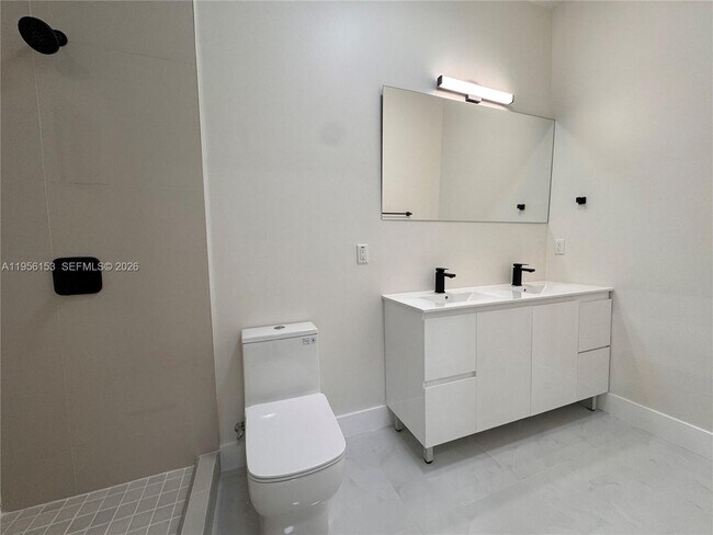 Building Photo - 915 NW 104th St