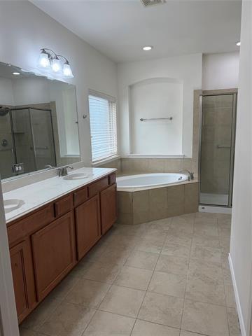 Building Photo - 12404 Coral Dr