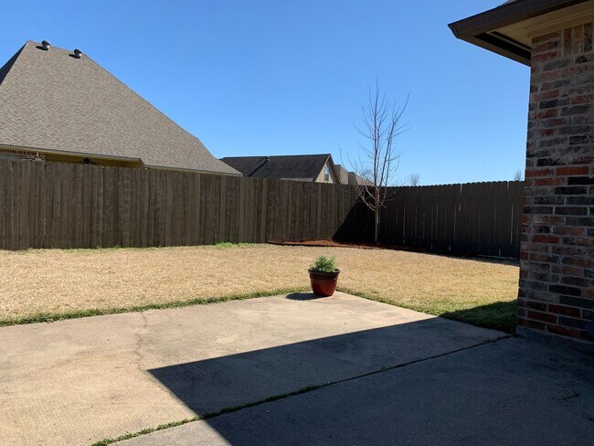 Building Photo - Rental in Gated Community