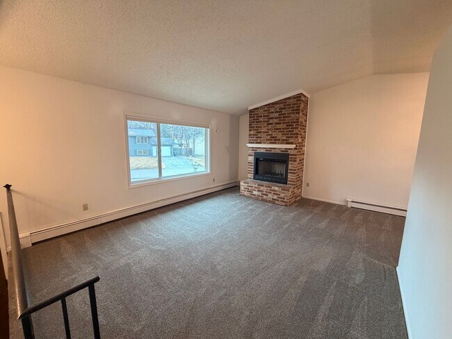 Building Photo - A beautiful and spacious (4) Bedroom home has what you need!