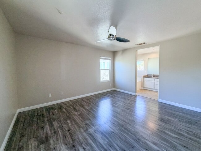 Building Photo - 818 Navigator Way