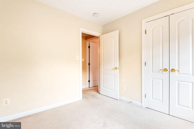 Building Photo - 2202 Sarah Woods Ct
