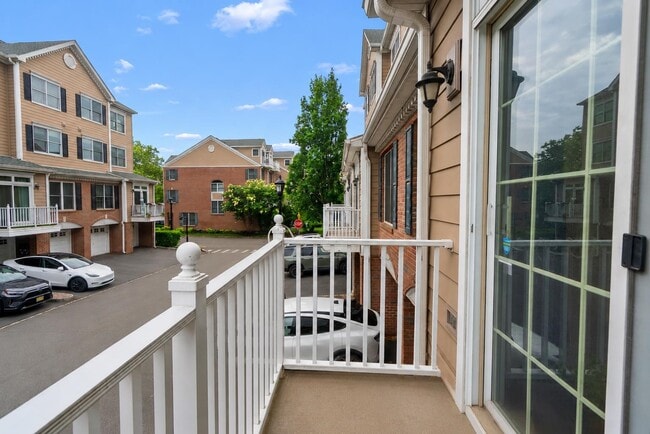 Building Photo - 360 Oswego Ct