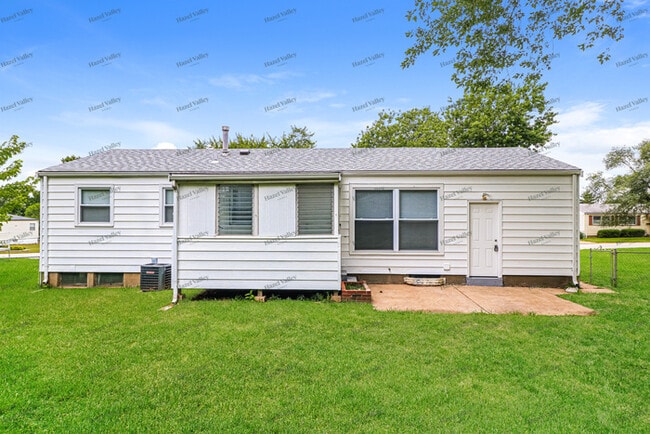 Building Photo - 9900 Gloucester Dr